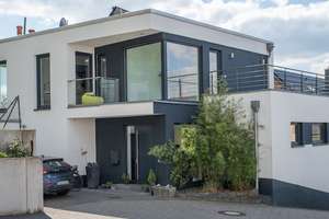 Teilmöbliertes Architektenhaus in Rheinbreitbach ab 1. August, wahlweise früher