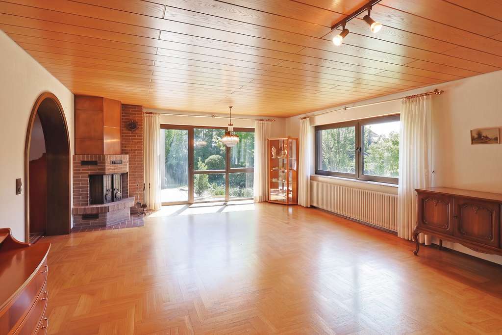 Immobilie in Kirchberg an der Murr - Großzügiges Einfamilienhaus mit schönem Garten und viel Potenzial - Bild 1
