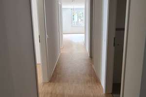 Moderne 3-Zi.-Erdgeschosswohnung mit Einbauküche, 112,3 qm, in KA-Neureut ab 01.08.2026 verfügbar – Teutschneureuterstr. 30b, 76149 Neureut, Karlsruhe – Vorschaubild 3