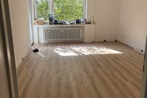 Freundliche und modernisierte 3-Raum-Wohnung mit Balkon in Bochum – Königsallee 169, 44799 Bochum – Vorschaubild 1