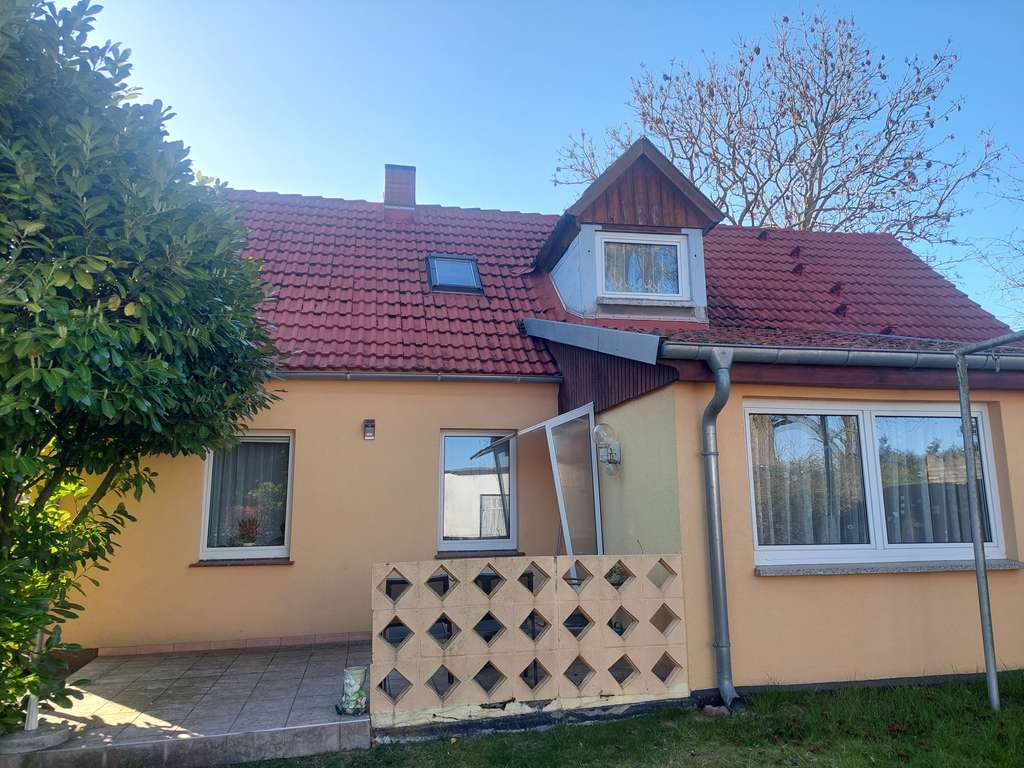 Ruhiges Einfamilienhaus mit Ausbaureserve in Bergen auf Rügen