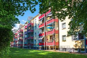 Unser Versprechen: Ihr neues Wohlfühlzuhause in Zwickau – Eckersbacher Höhe 39, 8066 Eckersbacher Höhe (E1-E4), Zwickau – Vorschaubild 1