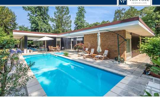 Architektenhaus- Winkelbungalow mit großem Garten und Pool - Waldstadt