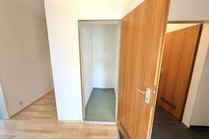 Ideal für Familien – geräumige 4-Zimmer-Wohnung mit Balkon in Pasing – Atterseestraße 00, 81241 Am Westbad, München – Vorschaubild 8
