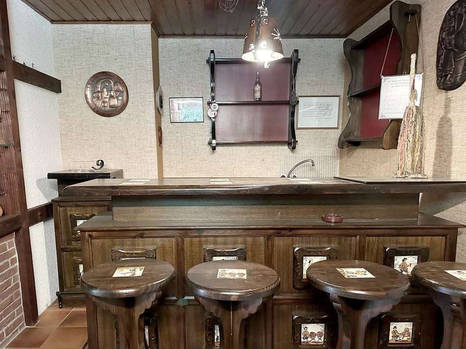 Bar UG