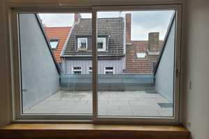 Neuwertige, voll-klimatisierte 4-Zimmer-Penthouse-Wohnung in zentraler Lage von privat – Köln – Vorschaubild 1