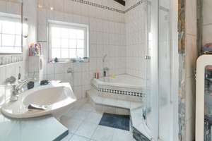 Wohngefühl wie im eigenen Haus – Eigentumswohnung mit Kamin, Garten & 2 Balkonen in Bedburg-Rath – Die vollständige Adresse der Immobilie erhältst du vom Anbieter., 50181 Bedburg – Vorschaubild 5