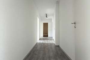 Großzügige 4-Raum Dachgeschosswohnung mit Balkon – Glockenstraße 42, 45359 Frintrop, Essen – Vorschaubild 4