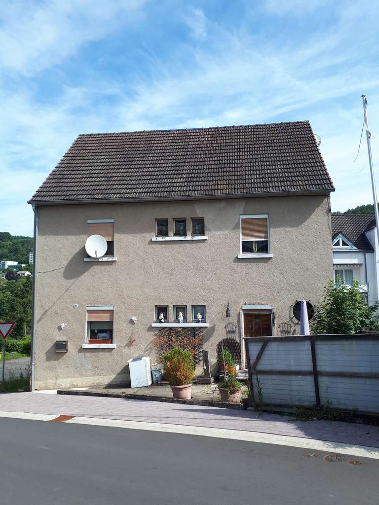 Modernisierungsbedürftiges Wohnhaus in Gerolstein zum kleinen Preis 