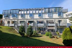 Besondere, lichtdurchflutete, zentrumsnahe 2,5-Zimmer-Maisonette-Wohnung mit herrlicher Dachterrasse