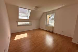 "Mitten im Leben - Citywohnung am Marienplatz in S-Süd - 3-Zi-OG-ETW mit Balkon, Aufzug und TG"