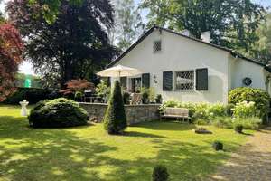 Villa in Köln-Hahnwald 178 m² / 2.000 m² Grundstück – Die vollständige Adresse der Immobilie erhältst du vom Anbieter., 50996 Hahnwald, Köln – Vorschaubild 1