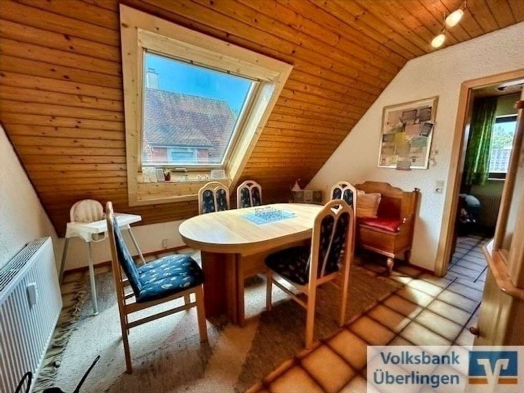 Immobilie in Überlingen - Zentrumsnahe 2,5-Zimmer-Wohnung mit Garage und Stellplatz - Bild 2