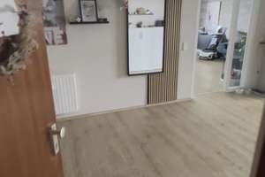 Ansprechende 4-Zimmer-Wohnung mit spektakulärer Aussicht mit Balkon in Wuppertal – Am Eckbusch 35, 42113 Uellendahl-Katernberg, Wuppertal – Vorschaubild 4