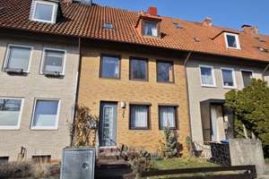 BOTHFELD: 3-Familien-Reihenmittelhaus mit Garten und vielen Nutzungsmöglichkeiten