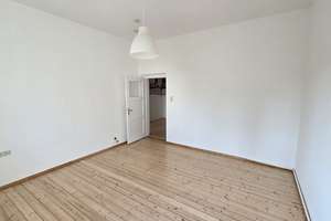 Altbauwohnung mit hohen Räumen und tollen Holzdielen in Innenstadtlage! – Wallgasse 1a, 97070 Altstadt, Würzburg – Vorschaubild 4
