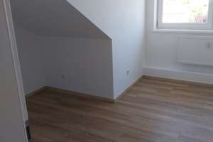 Frisch sanierte 2-Zimmer-Dachgeschosswohnung in Freilassing – Reichenbergerstr. 1, 83395 Freilassing – Vorschaubild 5