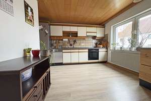 Ein Haus zwei Wohnung und ein großes Grundstück  – Die vollständige Adresse der Immobilie erhältst du vom Anbieter., 93057 Konradsiedlung-Wutzlhofen, Regensburg – Vorschaubild 8