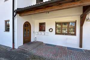 Großweil - Gepflegtes Mehrfamilienhaus in ruhiger Zentrumslage – Garmisch-Partenkirchen (Kreis) – Vorschaubild 3