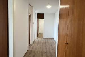 Modernisierte 2,5-Zi.-Wohnung im 13. OG | Neue Einbauküche & Westbalkon – Sankt Johann 6, 91056 Alterlangen, Erlangen – Vorschaubild 2