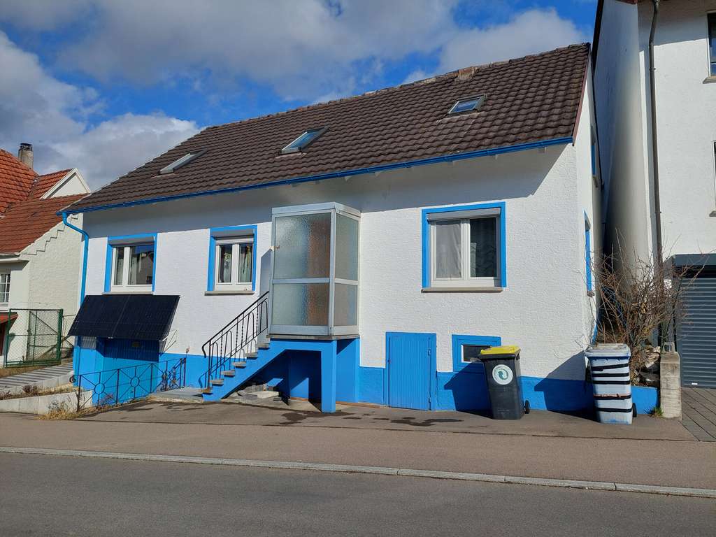 Immobilie in Dürbheim - Großzügiges Familienhaus mit Kamin, Sauna & überdachter Terrasse - Bild 0