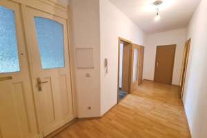 Ansprechende 2-Raum-Wohnung mit Balkon in einem liebevoll kernsanierten Gründerzeithaus im Luthervie – Zschopauer Straße 167, 9126 Lutherviertel, Chemnitz – Vorschaubild 3