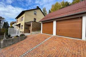 Attraktives Mehrfamilienhaus mit 3 Wohneinheiten am Schloßberg in Flossenbürg – Die vollständige Adresse der Immobilie erhältst du vom Anbieter., 92696 Flossenbürg – Vorschaubild 2