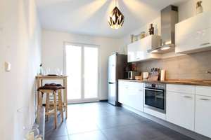 Exklusive, sanierte 2-Zimmer-Wohnung mit Balkon und Einbauküche in Düsseldorf – Karolingerstraße 59, 40223 Bilk, Düsseldorf – Vorschaubild 2