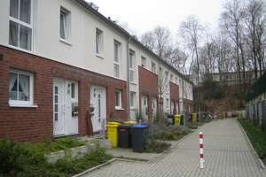 Familienfreundlich: Reihenmittelhaus mit Garten und Garagenstellplatz in Düsseldorf-Wittlaer – Hans-Vilz-Weg ., 40489 Wittlaer, Düsseldorf – Vorschaubild 1