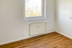 3-Raum-Wohnung mit großem Balkon im Grünen/weißer WBS – Straße am Park 52, 4209 Grünau-Ost, Leipzig – Vorschaubild 3