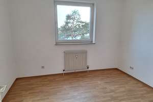 Renovierte 3-Zimmer-Wohnung mit zwei Balkonen und tollem Ausblick in Erlangen – Schallershofer Str. 46, 91056 Steinforst, Erlangen – Vorschaubild 9