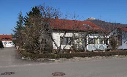 Reserviert! Freistehendes Einfamilienhaus mit großem Grundstück in Traumlage (Neuffen)