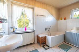 Wohnen, Arbeiten, Vermieten – vielseitiges Anwesen mit Hallen & 4 Garagen – Die vollständige Adresse der Immobilie erhältst du vom Anbieter., 50374 Erftstadt – Vorschaubild 12