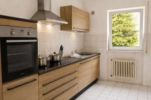 Helle 3-Raum-Wohnung mit Einbauküche + Balkon & Tiefgarage auf dem Kaßberg