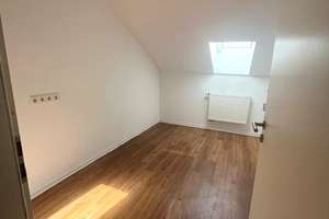 Gut geschnittene 5-Zimmer-Dachgeschosswohnung mitten im Herzen von Wiesbaden! – Kirchgasse 19, 65185 Mitte, Wiesbaden – Vorschaubild 7