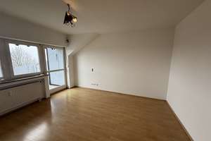 TOP Helle 3-Zimmer Dachgeschosswohnung mit Süd-Balkon in Top Lage