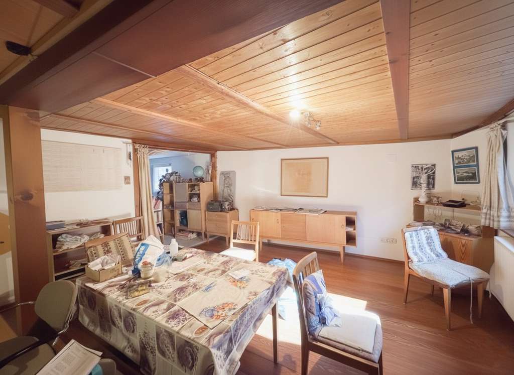 Immobilie in Vaihingen an der Enz - Charmantes Fachwerkhaus, (ca. 138 m²) mit Sichtbalken, Dachterrasse uvm. - Bild 2