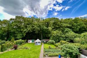 Refugium in Waldrandlage mit großem Grundstück und Traumhaus-Potenzial