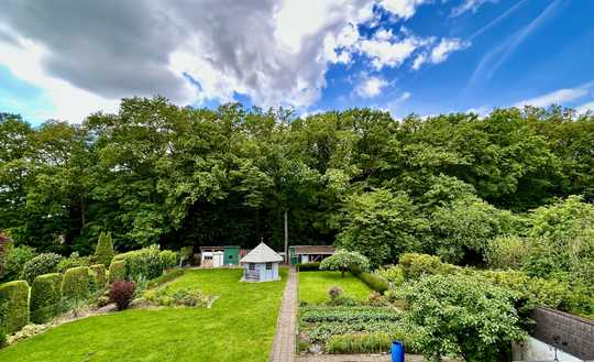 Refugium in Waldrandlage mit großem Grundstück und Traumhaus-Potenzial
