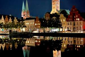 Altstadtwohnung direkt an der Trave – Blick auf Salzspeicher und Holstentor-Türme, 89 m², bezugsfrei – An der Obertrave 12, 23552 Innenstadt, Lübeck – Vorschaubild 3