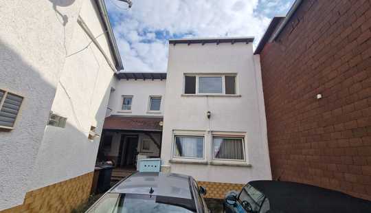 Bild von Autarkes 2-Familienhaus in 4er-WEG mit Herausforderung!