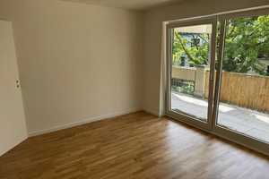 Stilvolle, lichtdurchflutete 4-Zimmer-Wohnung mit Balkon in München – München – Vorschaubild 8