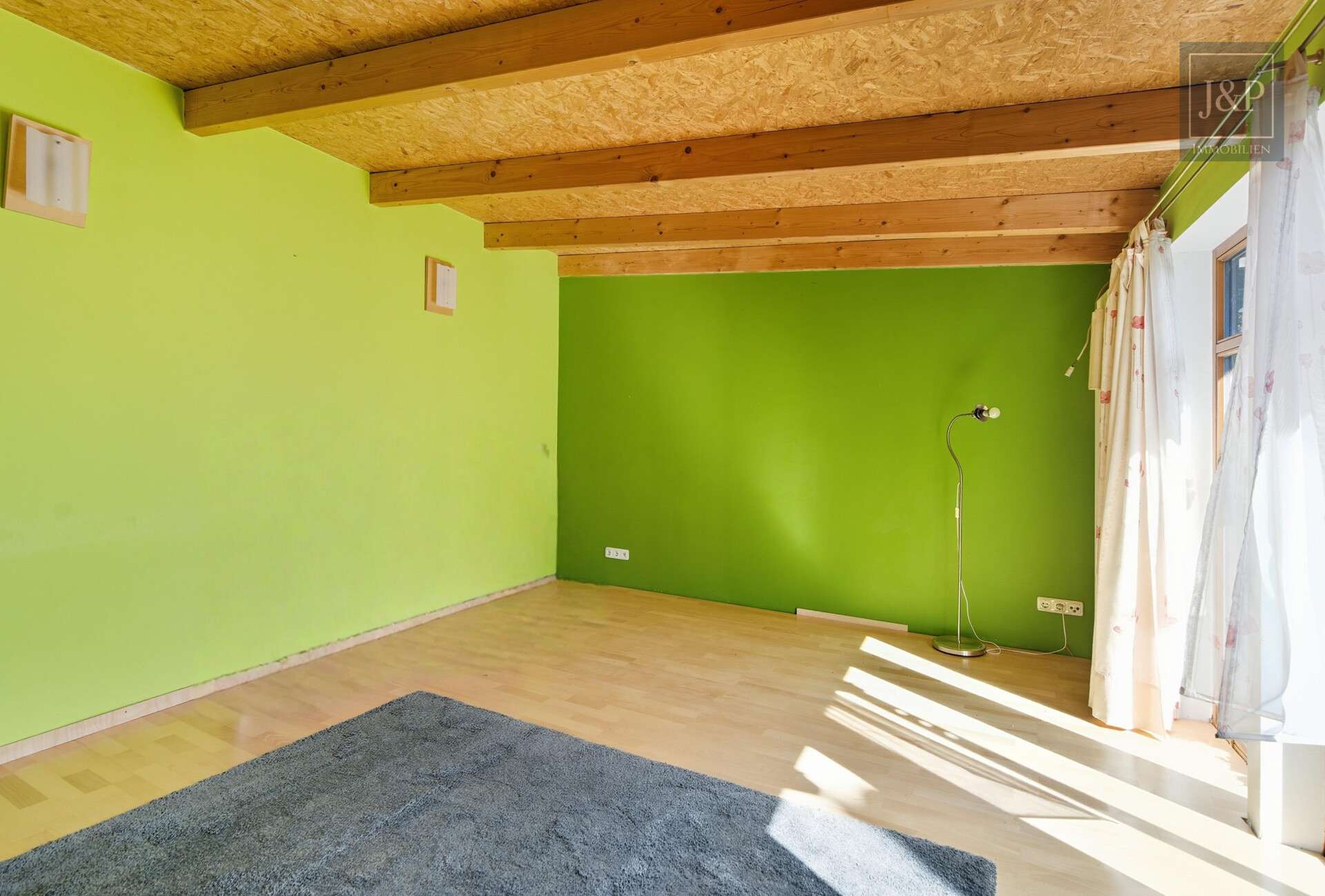 Immobilie in Bruchköbel - Zentral & vielseitig: Großes Fachwerkhaus mit Einliegerwohnung und Nebengebäuden! - Bild 1