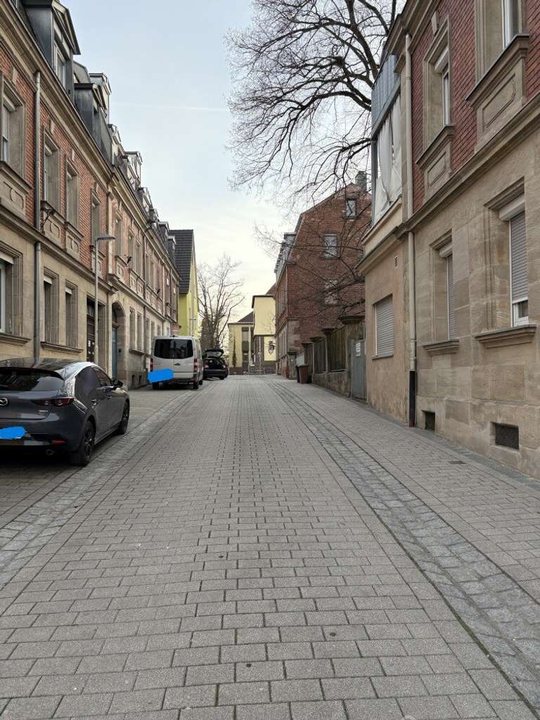 Immobilie in Zirndorf - Zirndorf gut geschnittene 4-Zimmer-Wohnung 2 Etage in zentraler Lage 300m vom Stadtkern entfernt - Bild 2