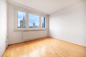 🌇 Berlin-Mitte Skyline-Blick aus der 10. Etage – Bezugsfreie 2 Zi Whg mit West-Ausrichtung & Aufzug – 10179 Mitte (Ortsteil), Berlin – Vorschaubild 3