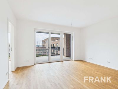 Neubau 2-Zimmer-Wohnung mit großer Loggia und Meerblick