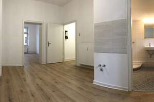Zentrale, gemütliche Altbauwohnung mit Südbalkon zu vermieten