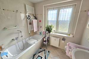 Vermietete 2-Zimmer-Wohnung mit Balkon und PKW-Stellplatz!
Für Kapitalanleger! – Die vollständige Adresse der Immobilie erhältst du vom Anbieter., 9127 Gablenz, Chemnitz – Vorschaubild 6