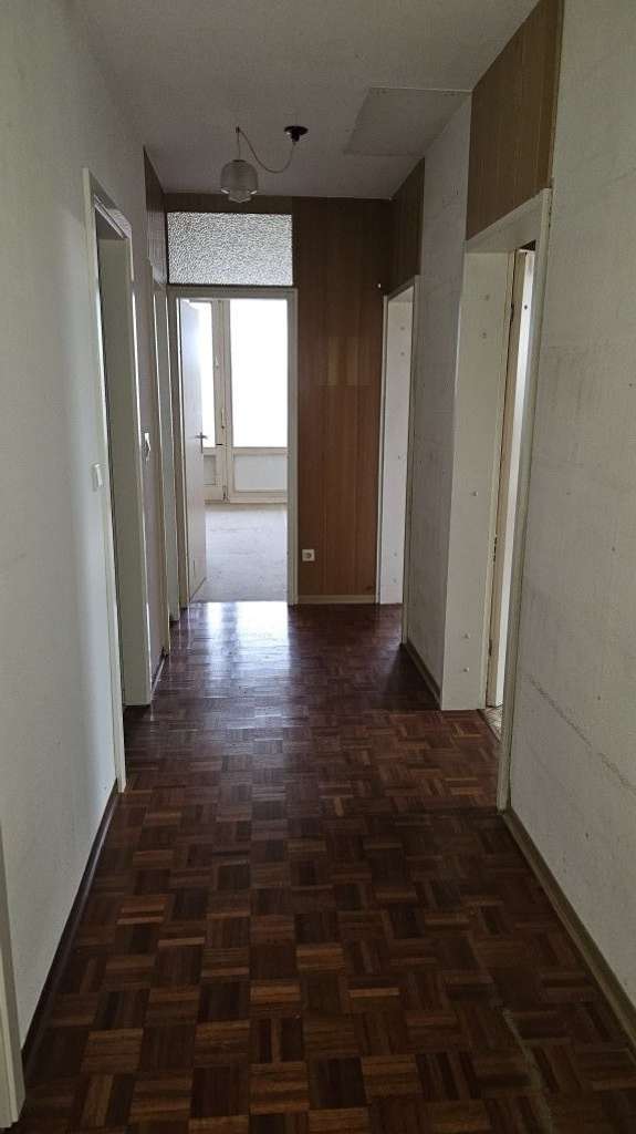Renovierungsbedürftige 3-Zimmerwohung in Top Lage am Kaiserlei