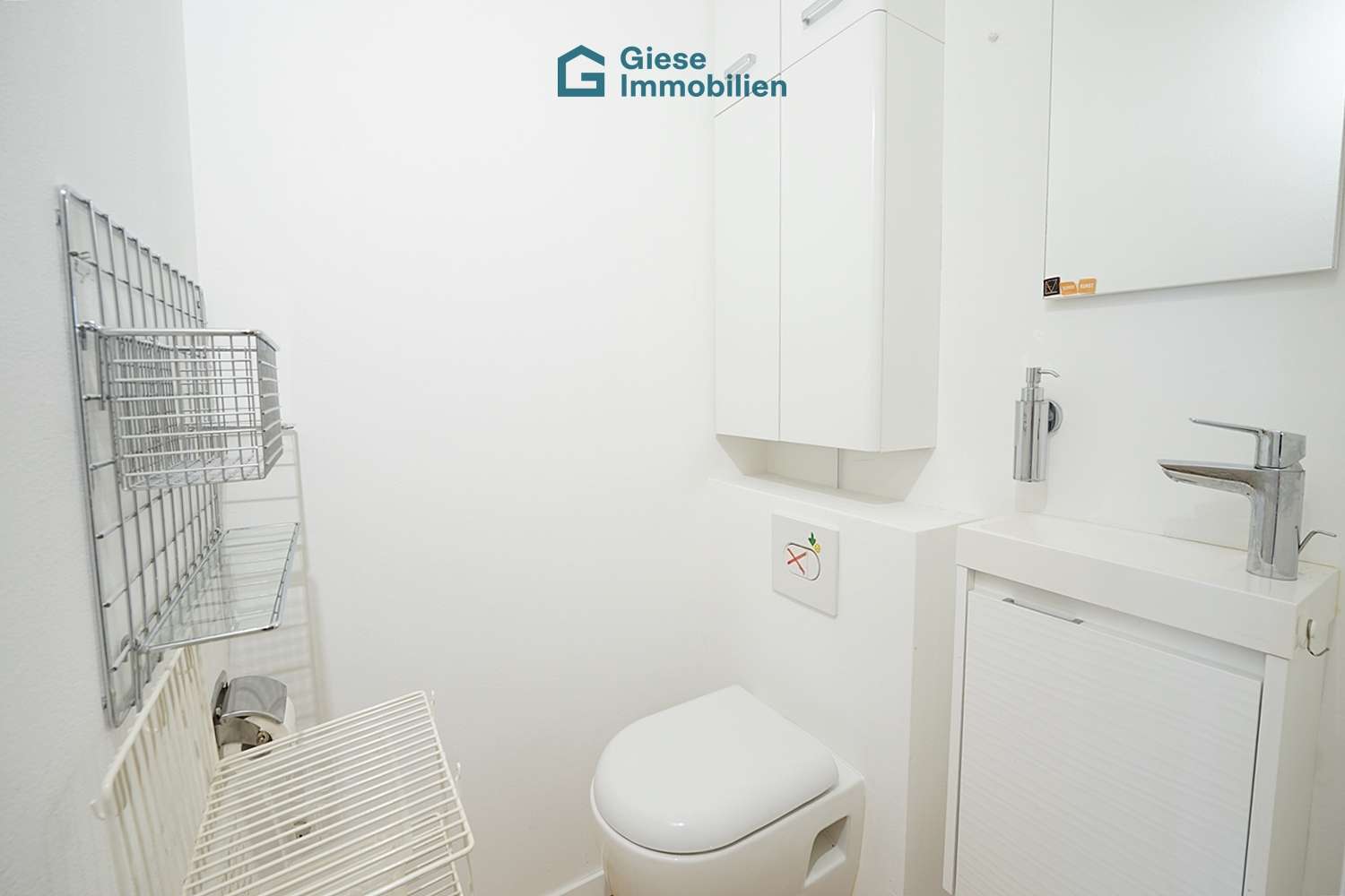 Immobilie in Filderstadt - Große 2,5-Zimmer-Wohnung mit Balkon und TG-Stellplatz - Bild 1